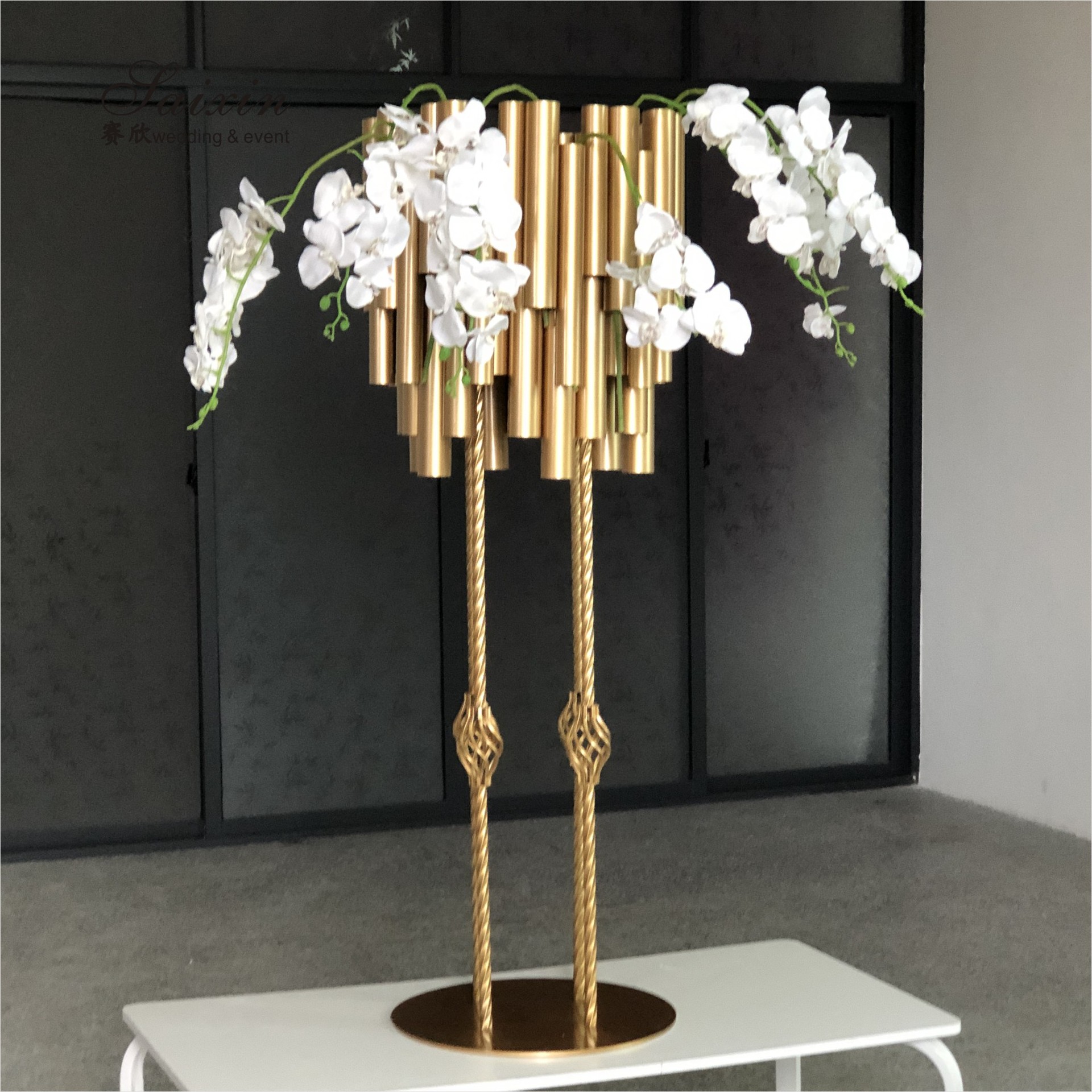 웨딩 이벤트 장식 용품 독특한 모양의 금색과 흰색 금속 - Wedding/Event Supply Store 리뷰 및 가격